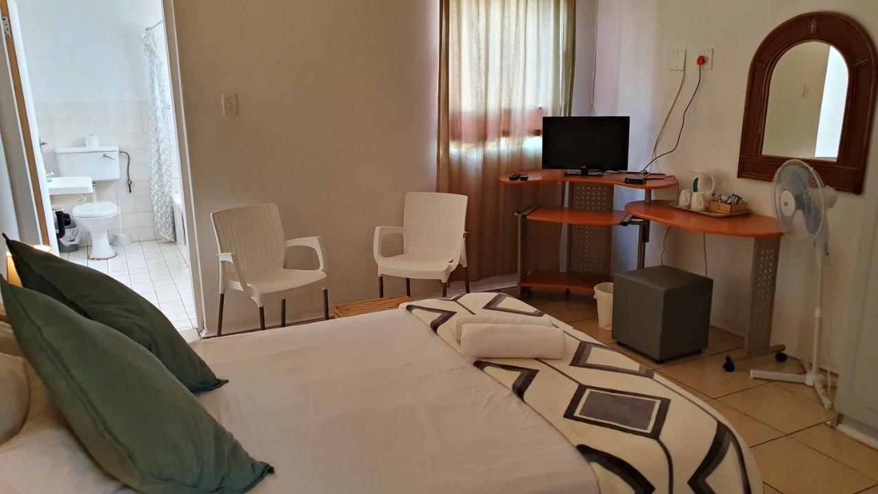 Lake Motel Hartbeespoort Buitenkant foto