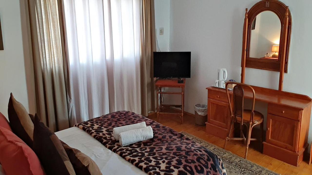 Lake Motel Hartbeespoort Buitenkant foto